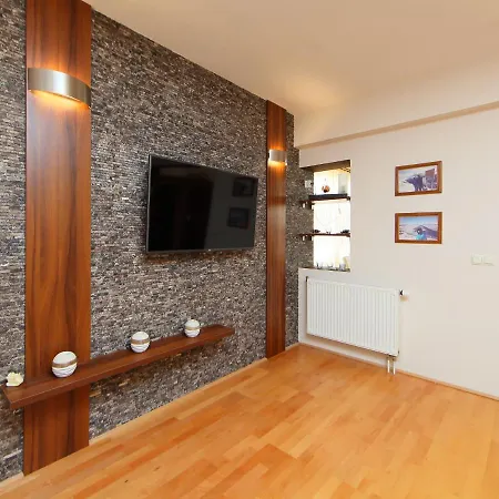 Lounge *